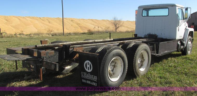 image for item H1018 1984 International 1954 cab and chassis