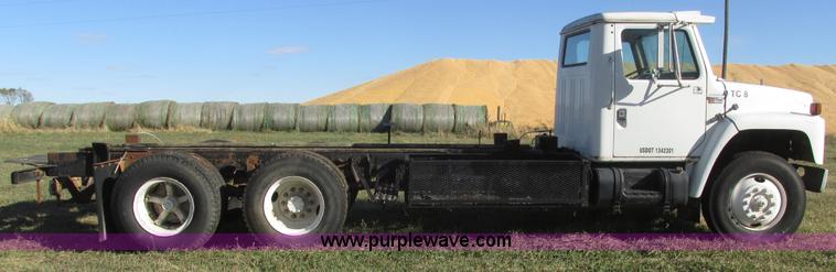 image for item H1018 1984 International 1954 cab and chassis