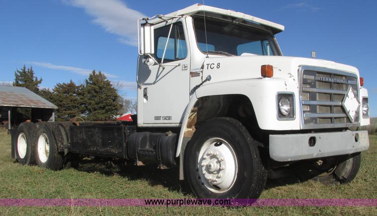 image for item H1018 1984 International 1954 cab and chassis