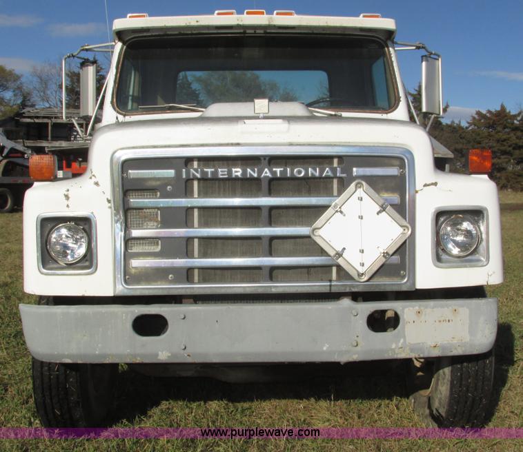 image for item H1018 1984 International 1954 cab and chassis