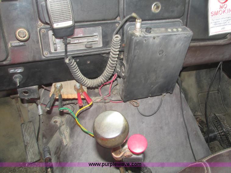 image for item H1018 1984 International 1954 cab and chassis