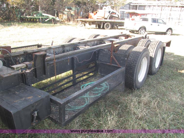 image for item H1018 1984 International 1954 cab and chassis