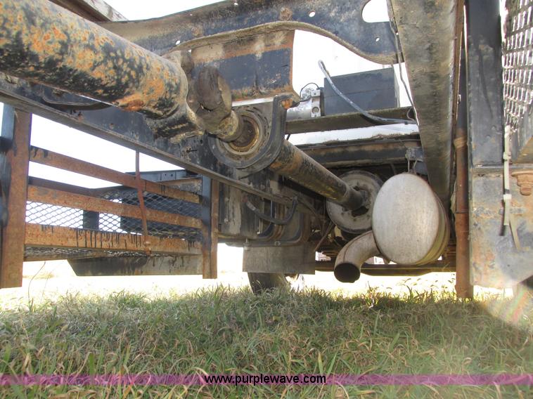 image for item H1018 1984 International 1954 cab and chassis