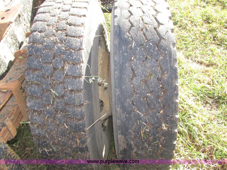 image for item H1018 1984 International 1954 cab and chassis