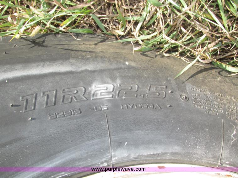 image for item H1018 1984 International 1954 cab and chassis