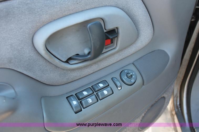 image for item H8039 1999 GMC Yukon SLE SUV