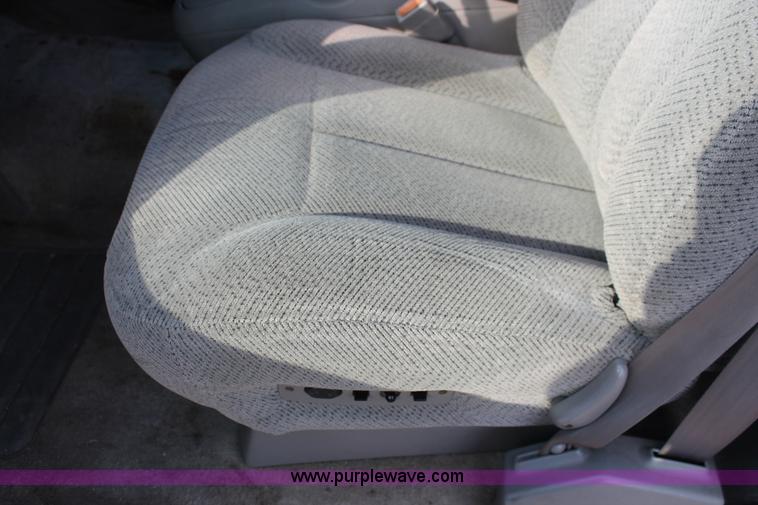 image for item H8039 1999 GMC Yukon SLE SUV