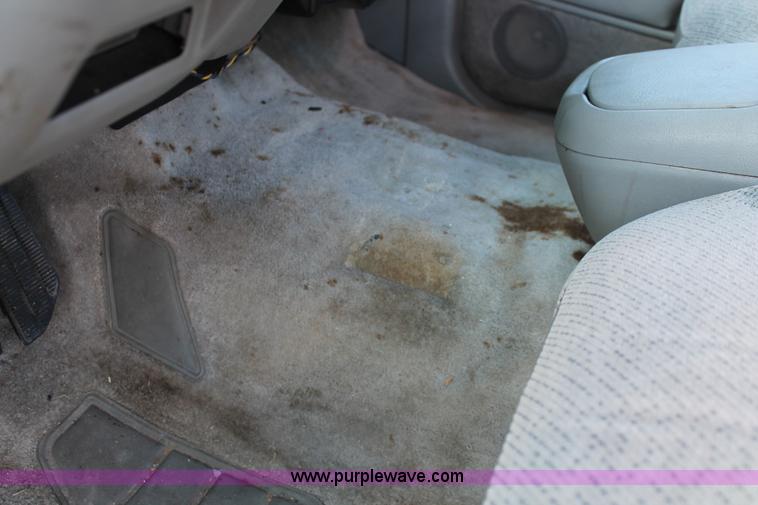 image for item H8039 1999 GMC Yukon SLE SUV