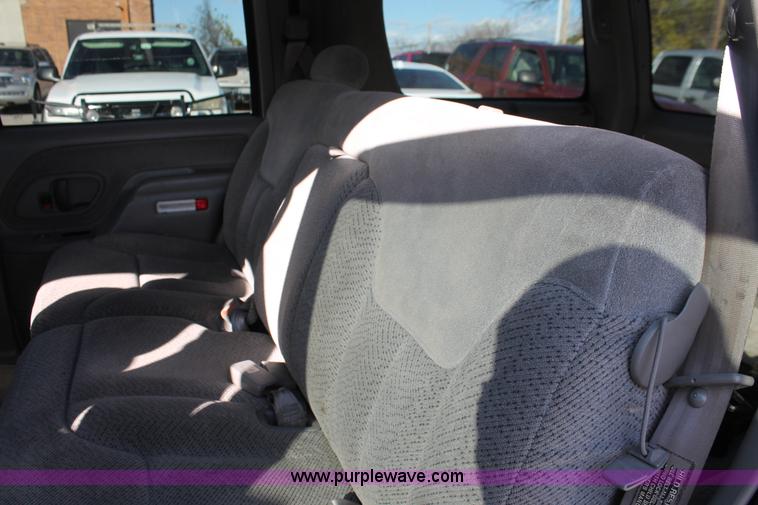 image for item H8039 1999 GMC Yukon SLE SUV