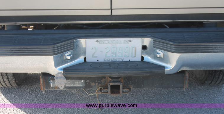 image for item H8039 1999 GMC Yukon SLE SUV