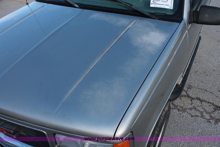 image for item H8039 1999 GMC Yukon SLE SUV