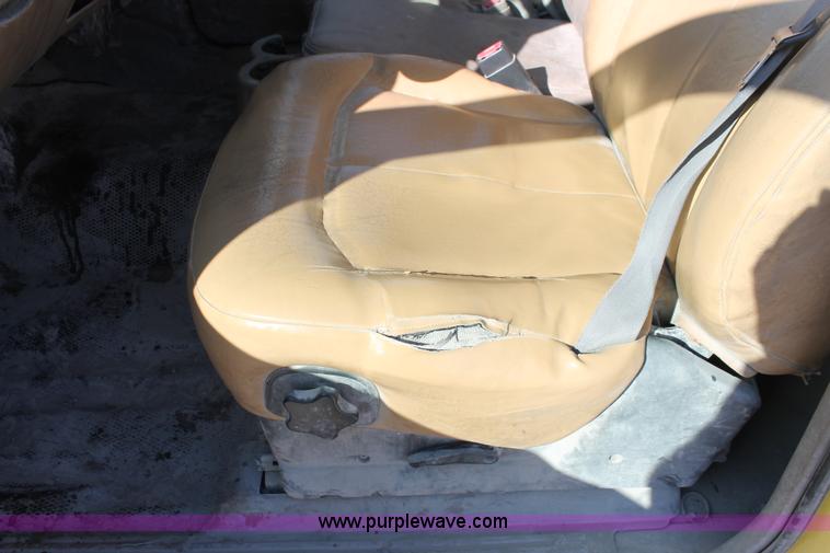 image for item H8084 2006 Chevrolet Silverado 2500HD pickup truck