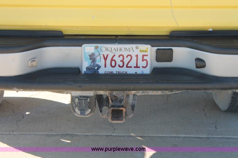 image for item H8084 2006 Chevrolet Silverado 2500HD pickup truck