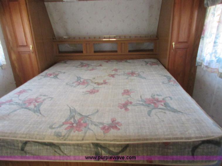 image for item I1829 1995 Jayco 263RK Eagle Series travel trailer