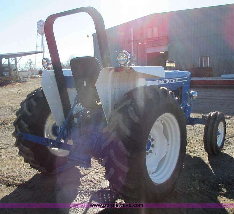image for item I1833 1988 Ford 5900 tractor