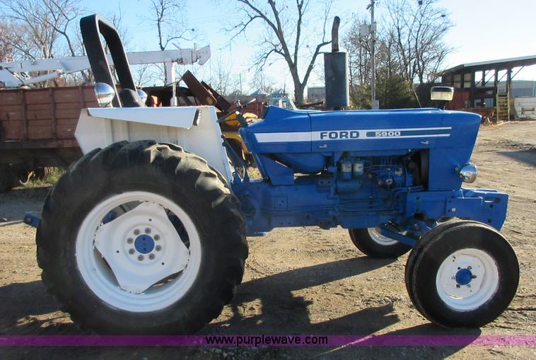 image for item I1833 1988 Ford 5900 tractor