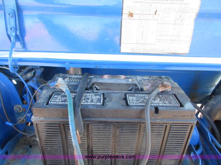 image for item I1833 1988 Ford 5900 tractor