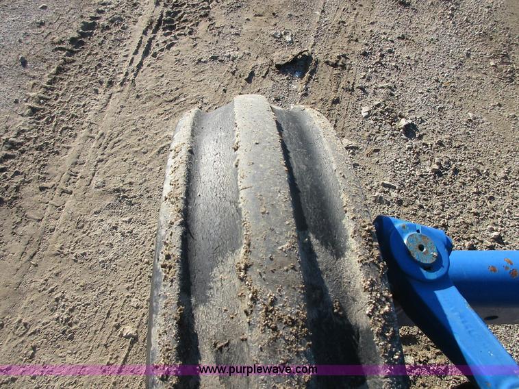 image for item I1833 1988 Ford 5900 tractor