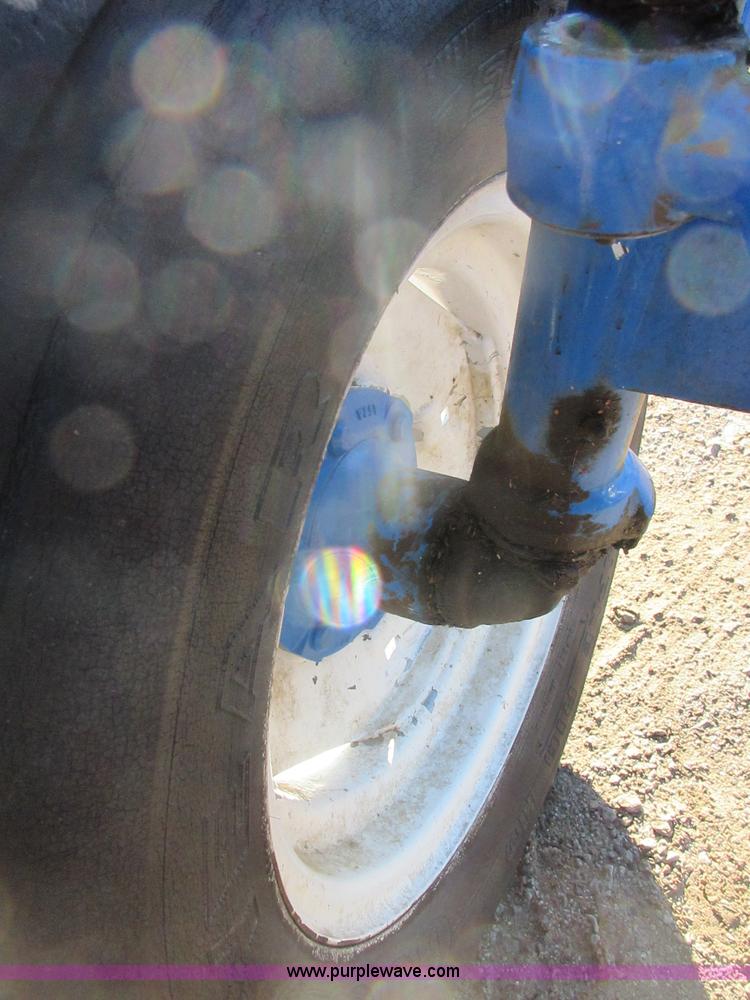 image for item I1833 1988 Ford 5900 tractor