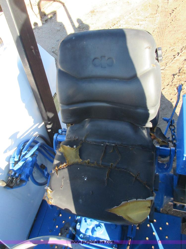 image for item I1833 1988 Ford 5900 tractor