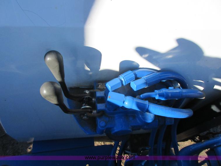 image for item I1833 1988 Ford 5900 tractor