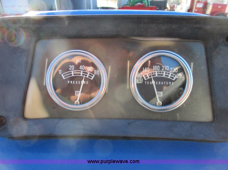 image for item I1833 1988 Ford 5900 tractor