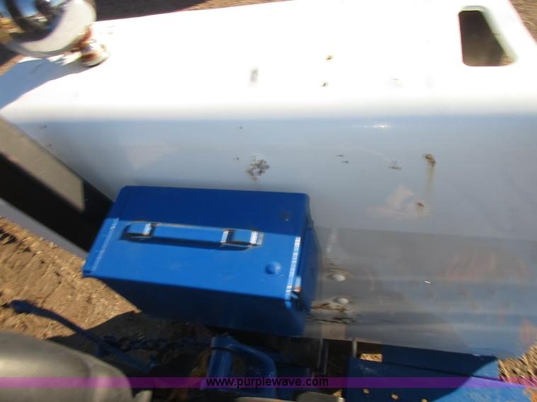 image for item I1833 1988 Ford 5900 tractor