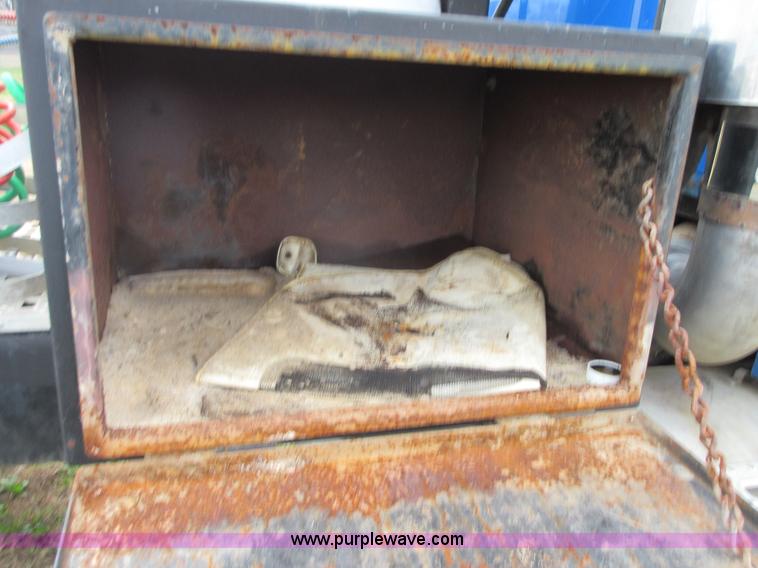 image for item I1835 2000 Sterling L9500 semi truck