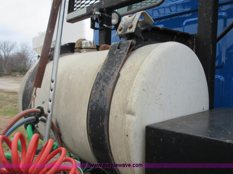 image for item I1835 2000 Sterling L9500 semi truck