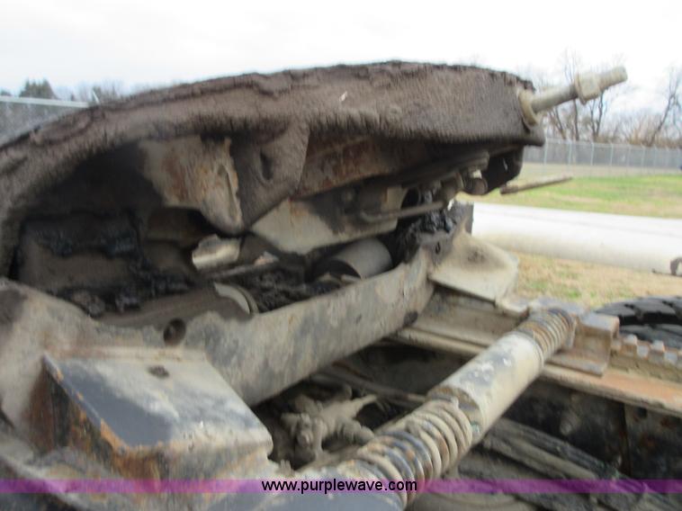 image for item I1835 2000 Sterling L9500 semi truck