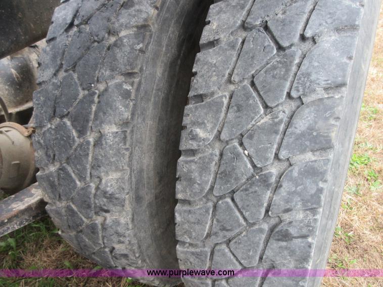 image for item I1835 2000 Sterling L9500 semi truck