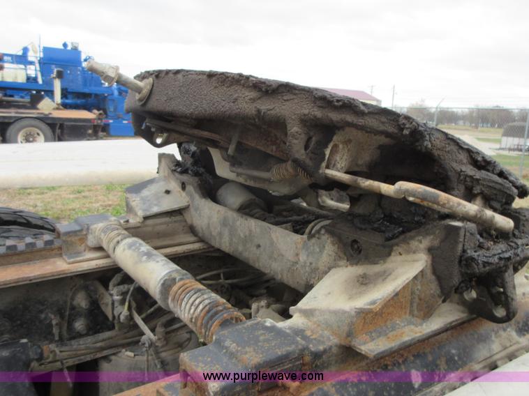 image for item I1835 2000 Sterling L9500 semi truck