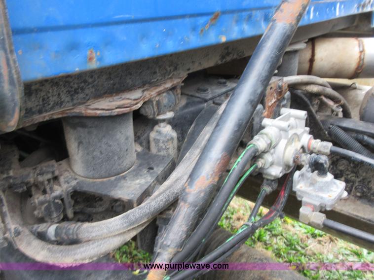 image for item I1835 2000 Sterling L9500 semi truck