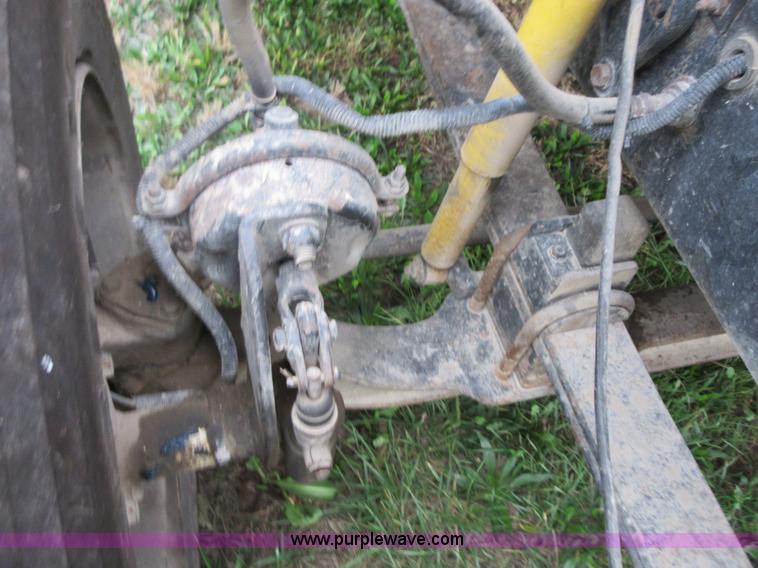 image for item I1835 2000 Sterling L9500 semi truck