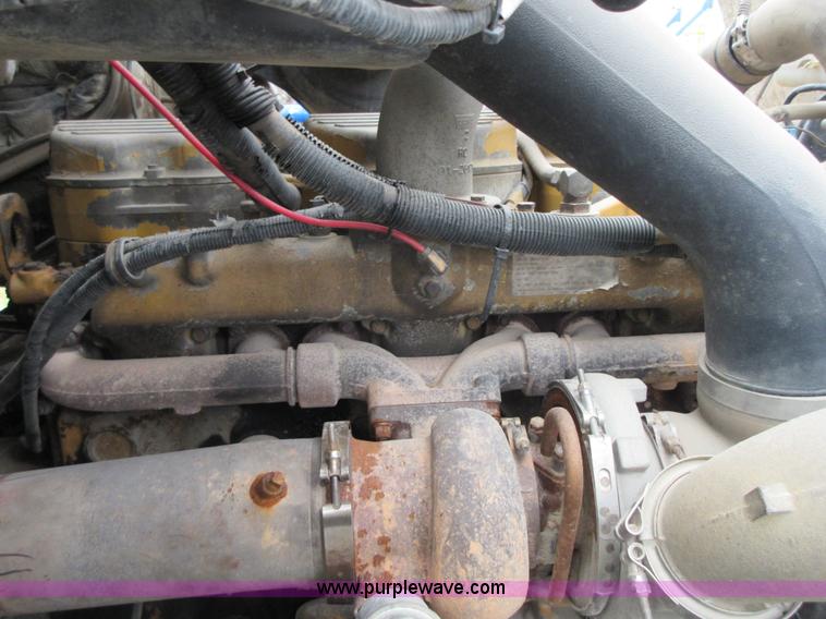 image for item I1835 2000 Sterling L9500 semi truck