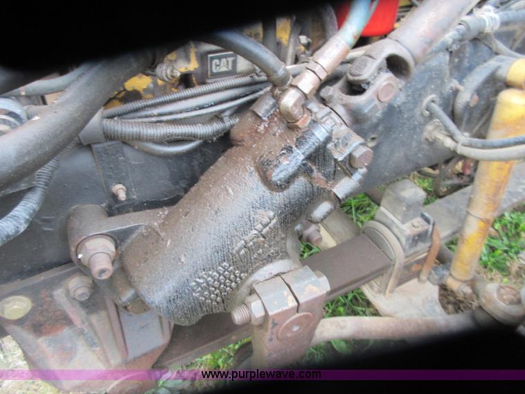 image for item I1835 2000 Sterling L9500 semi truck