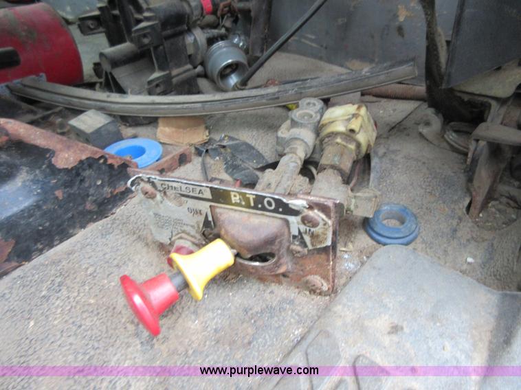 image for item I1835 2000 Sterling L9500 semi truck