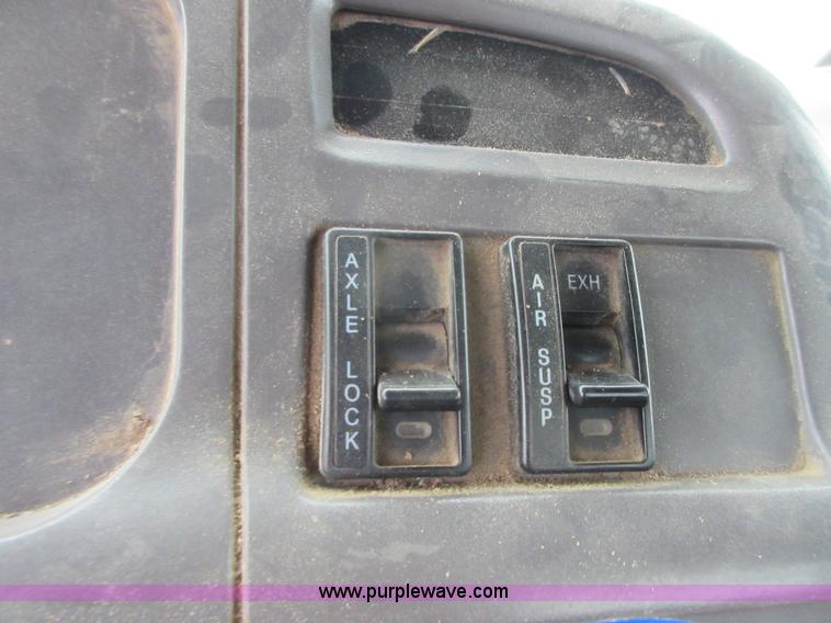 image for item I1835 2000 Sterling L9500 semi truck