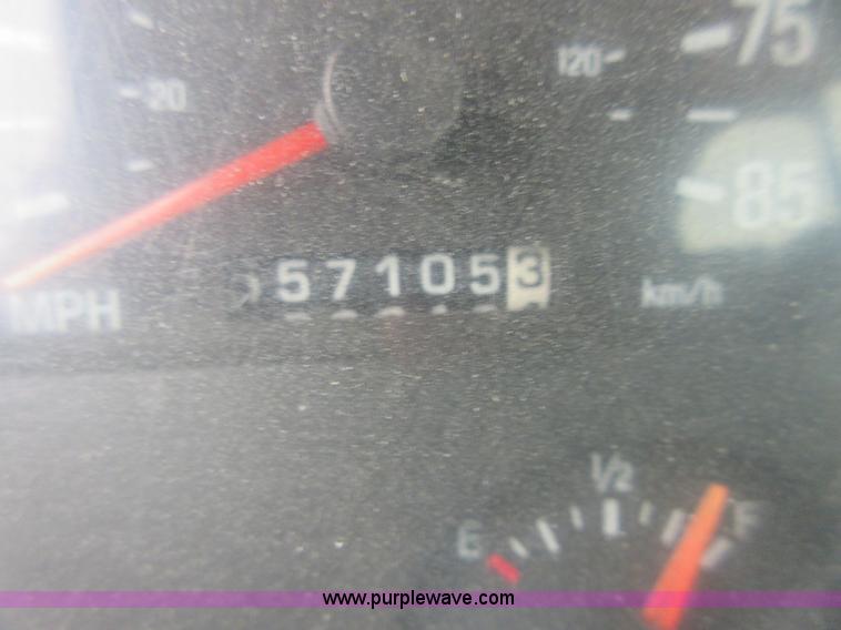 image for item I1835 2000 Sterling L9500 semi truck