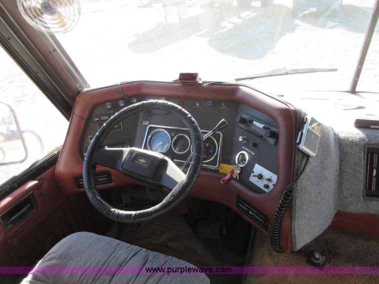 image for item I1910 1984 Chevrolet Holiday Rambler Presidental 33 RV