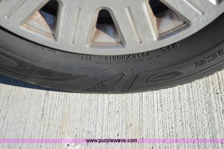 image for item I2752 2004 Ford Crown Victoria Police Interceptor