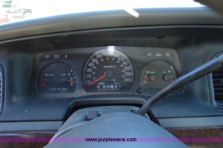 image for item I2752 2004 Ford Crown Victoria Police Interceptor