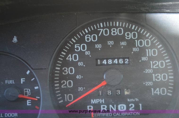 image for item I2752 2004 Ford Crown Victoria Police Interceptor