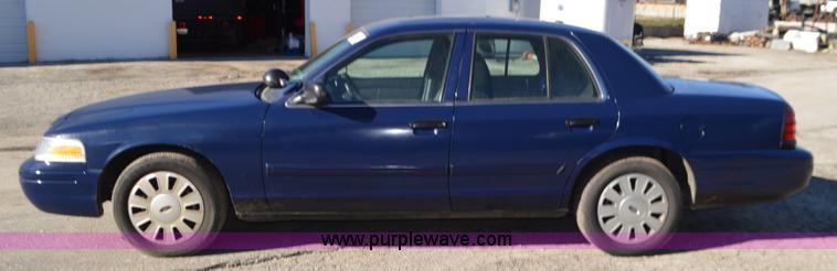 image for item I2756 2011 Ford Crown Victoria Police Interceptor