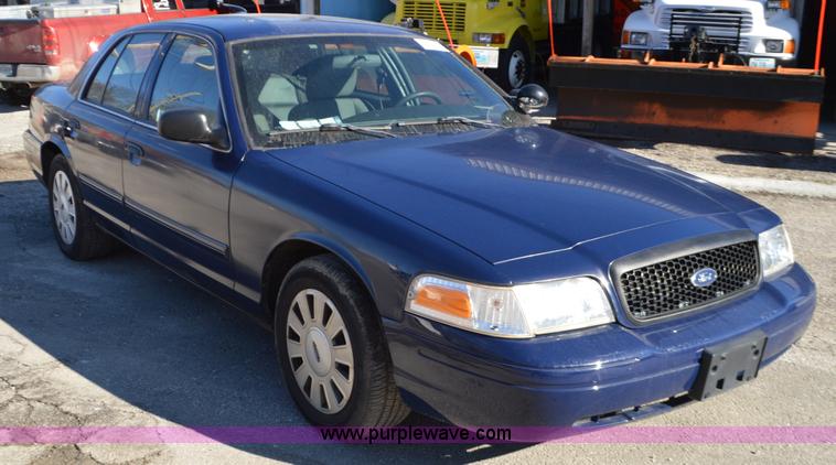 image for item I2756 2011 Ford Crown Victoria Police Interceptor