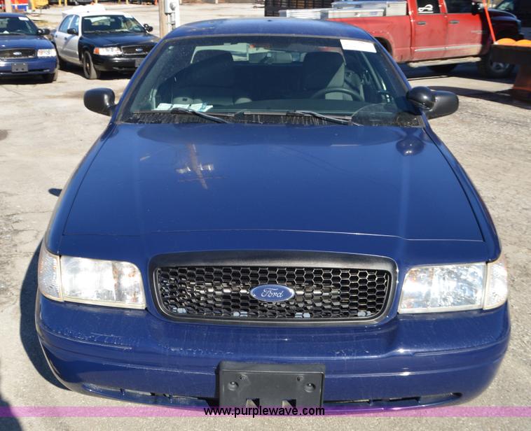 image for item I2756 2011 Ford Crown Victoria Police Interceptor