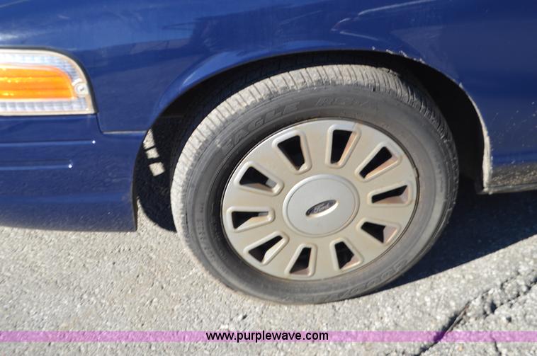 image for item I2756 2011 Ford Crown Victoria Police Interceptor