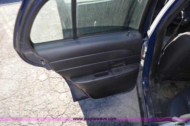 image for item I2756 2011 Ford Crown Victoria Police Interceptor