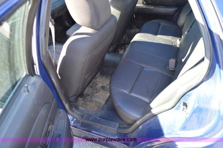 image for item I2756 2011 Ford Crown Victoria Police Interceptor