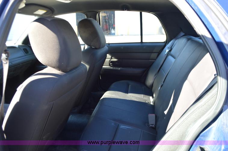 image for item I2756 2011 Ford Crown Victoria Police Interceptor